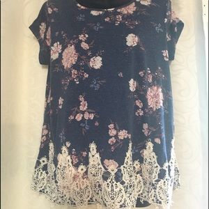 XL Xhilaration floral lace top